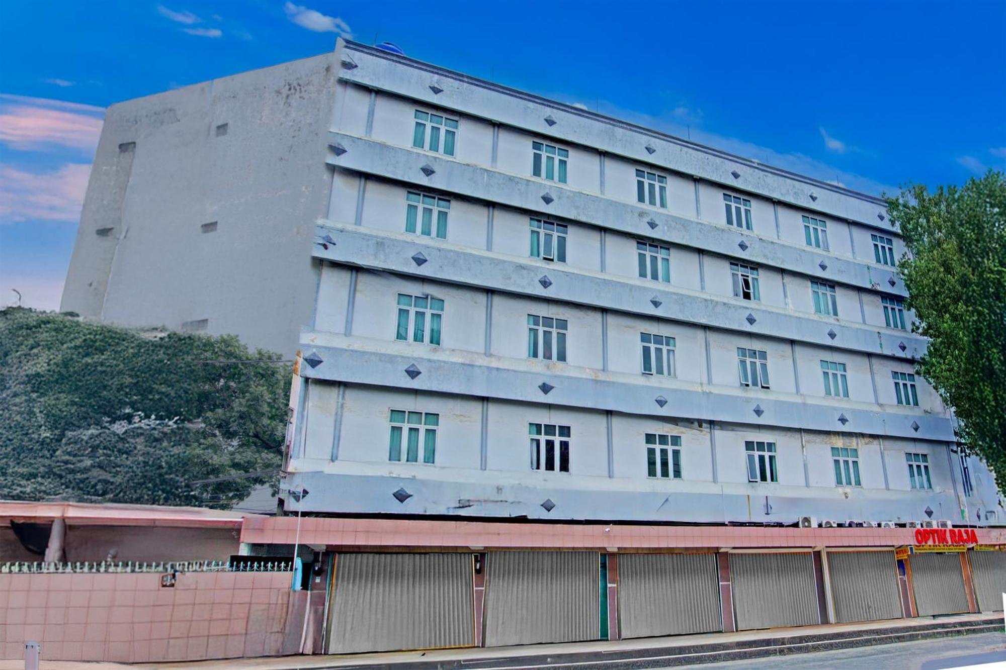 Townhouse Oak Palembang Near Jembatan Ampera Formerly Azzura Hotel Exterior photo
