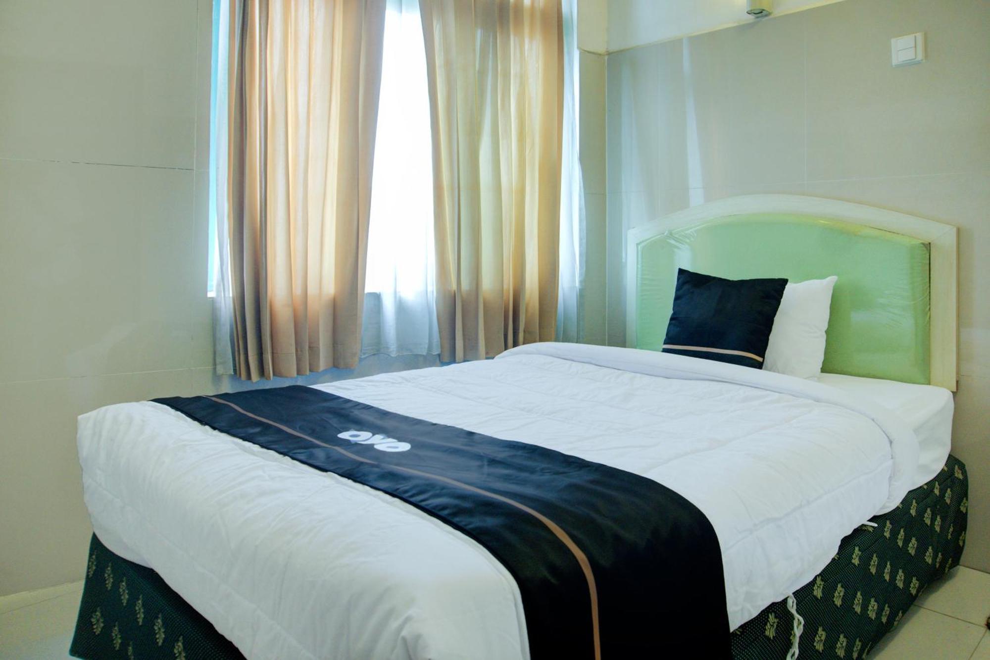 Townhouse Oak Palembang Near Jembatan Ampera Formerly Azzura Hotel Exterior photo